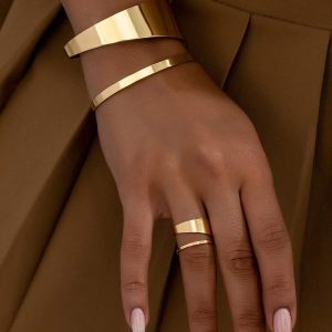 DUBBELE LAAG ARMBAND EN RING IN GOUDKLEUR