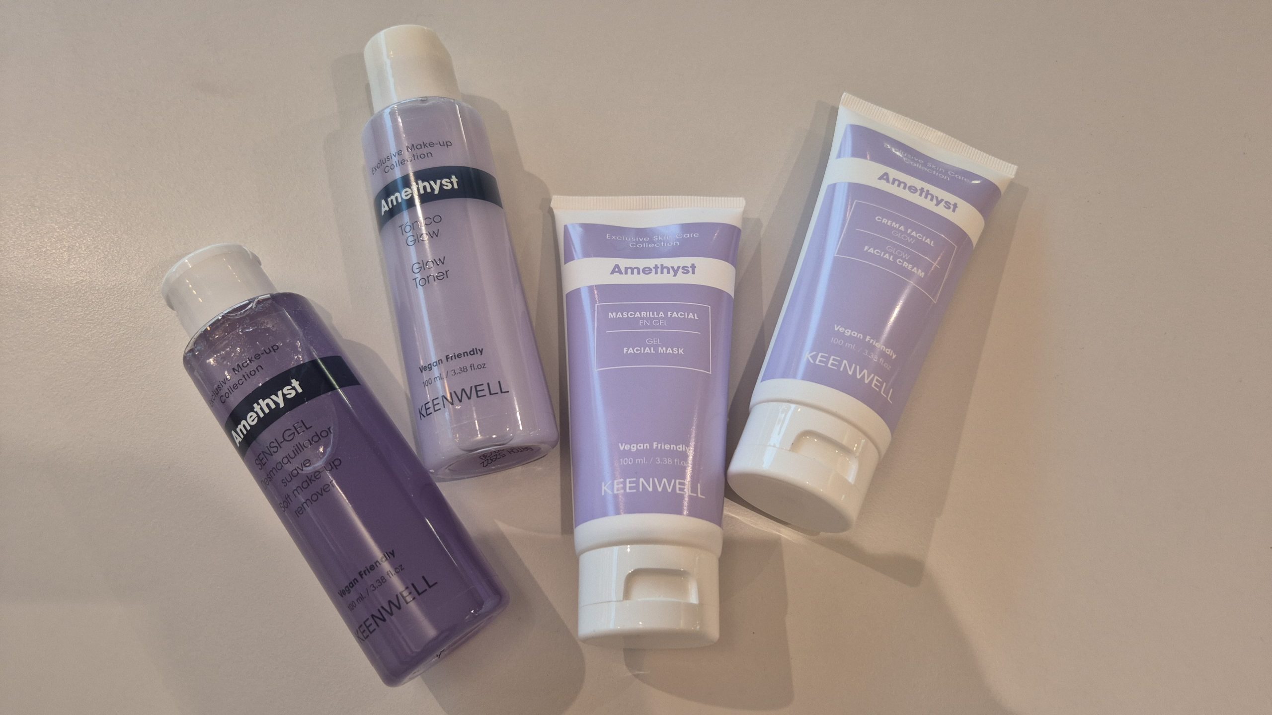 Amethyst Limited Edition Pack Glow verzorgingsset van Keenwell met 4 producten